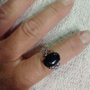 Silvertone black 🖤 stone 🪨 ring 💍9